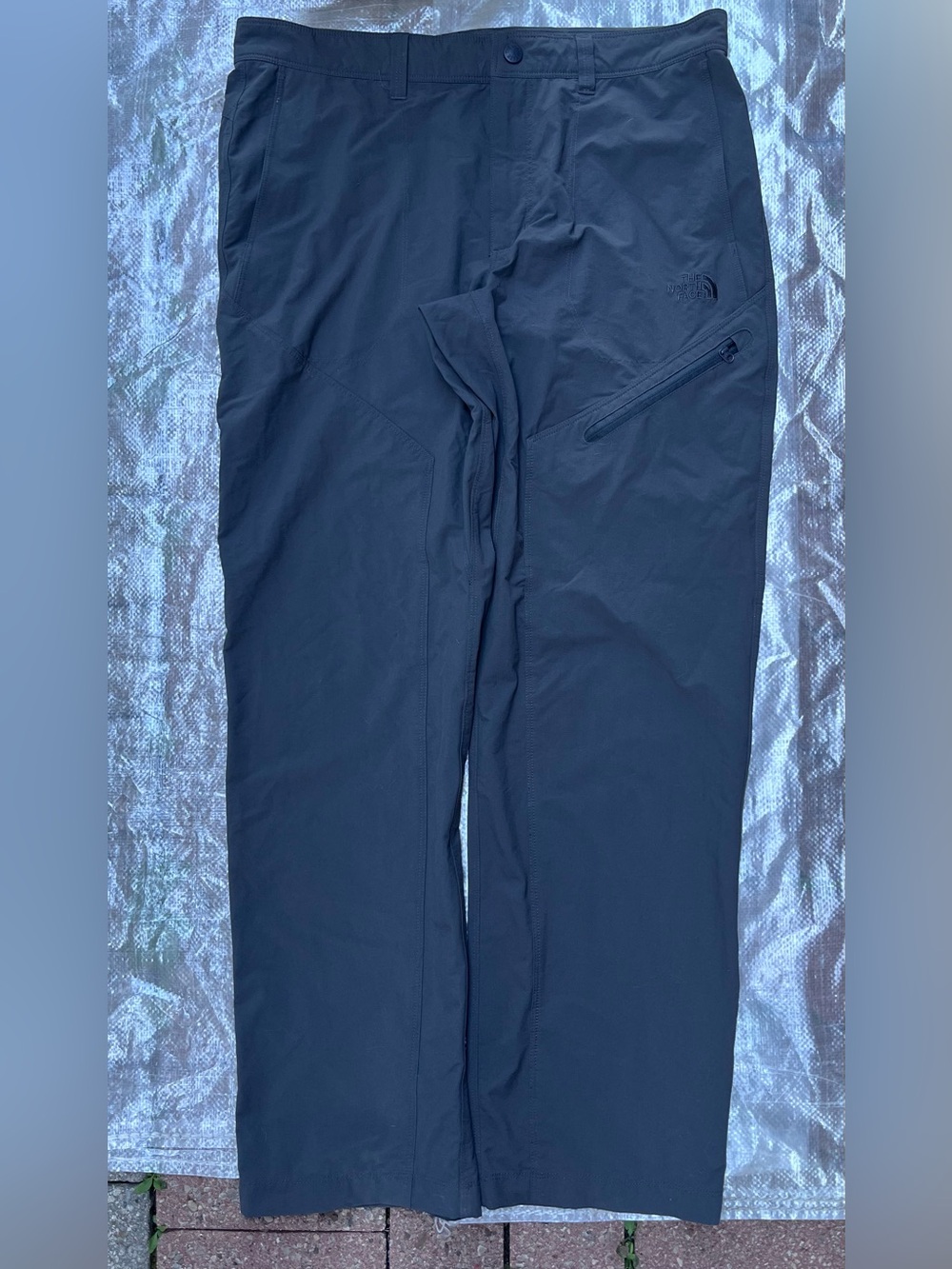 The North Face men’s light pants sz 34x31 dark gray